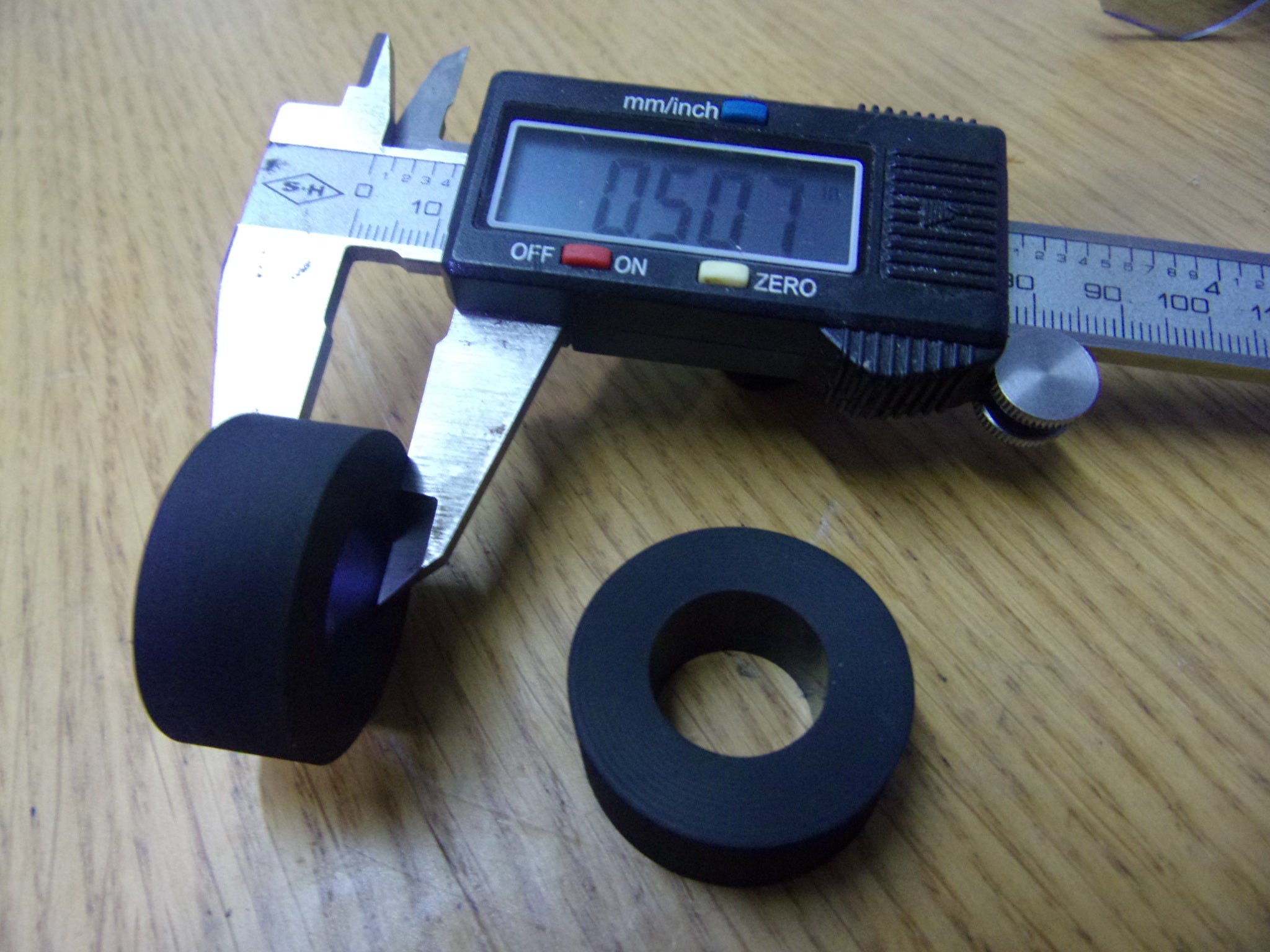 Teac Tascam 1/4 Inch pinch wheel 32 32-2 34 32-2B 5014175100 – Tascam Ninja