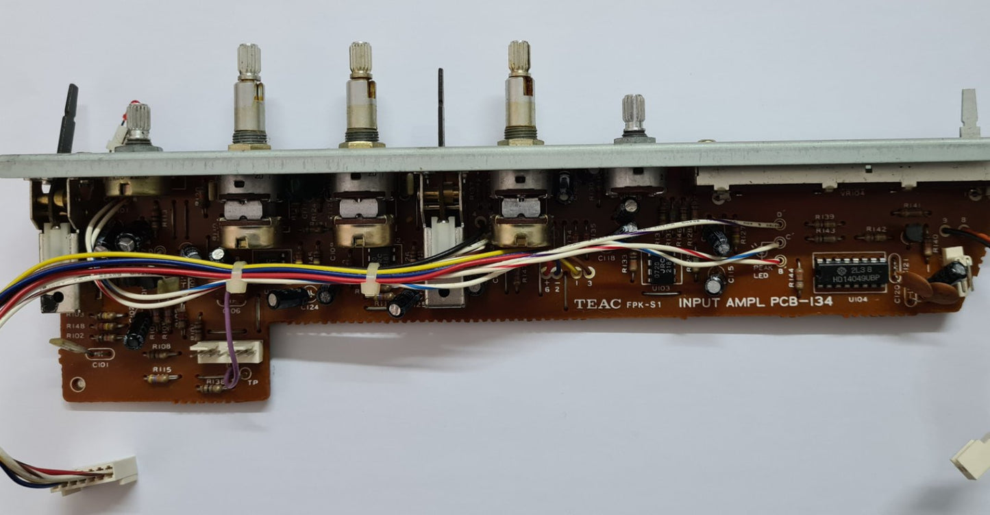 Tascam 244 input ampl pcb 134 52100766-01