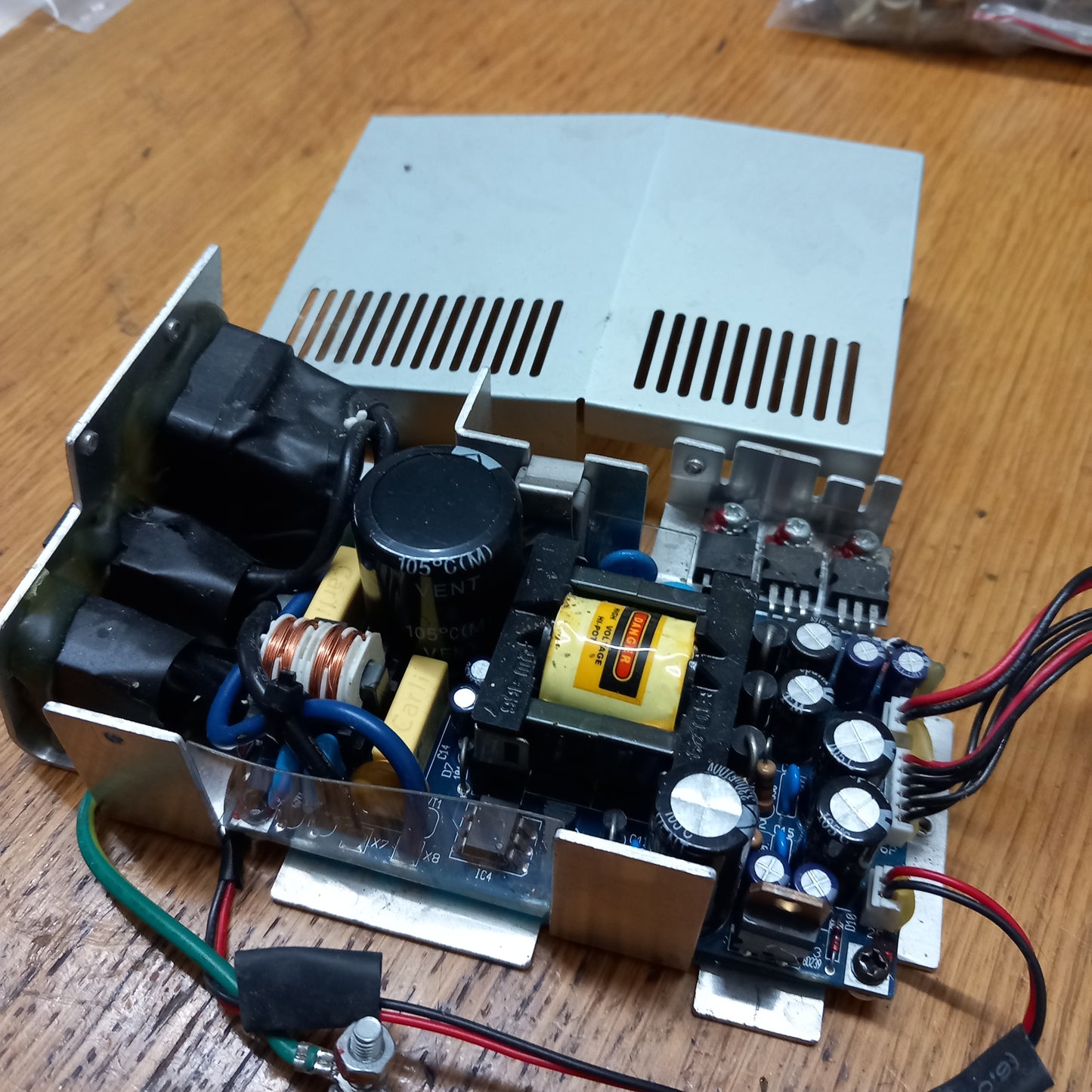 Yamaha Beringer power supply