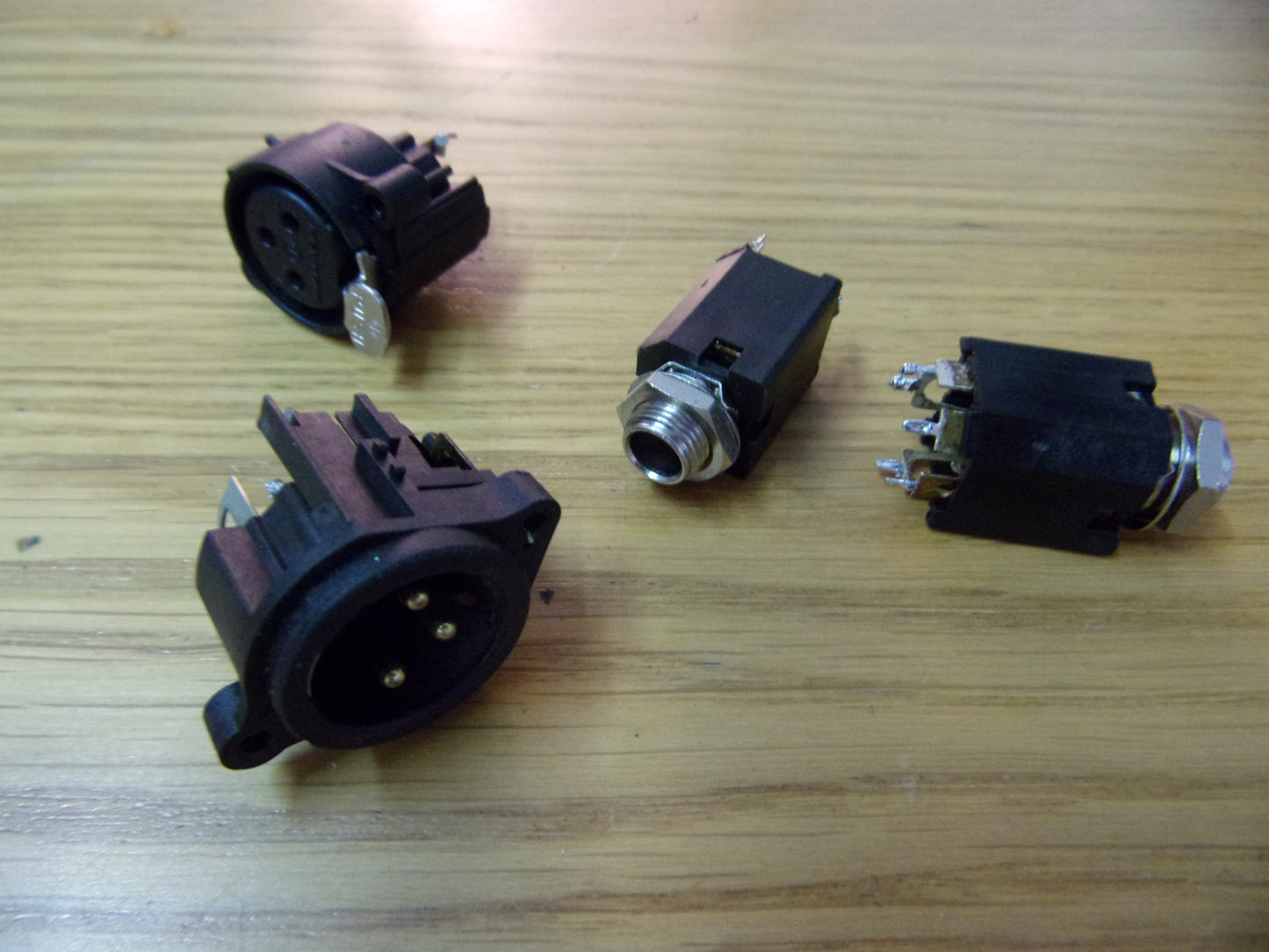 Soundcraft MH4 XLR AND 1/4 INCH JACK CONNECTORS  XLR MALE