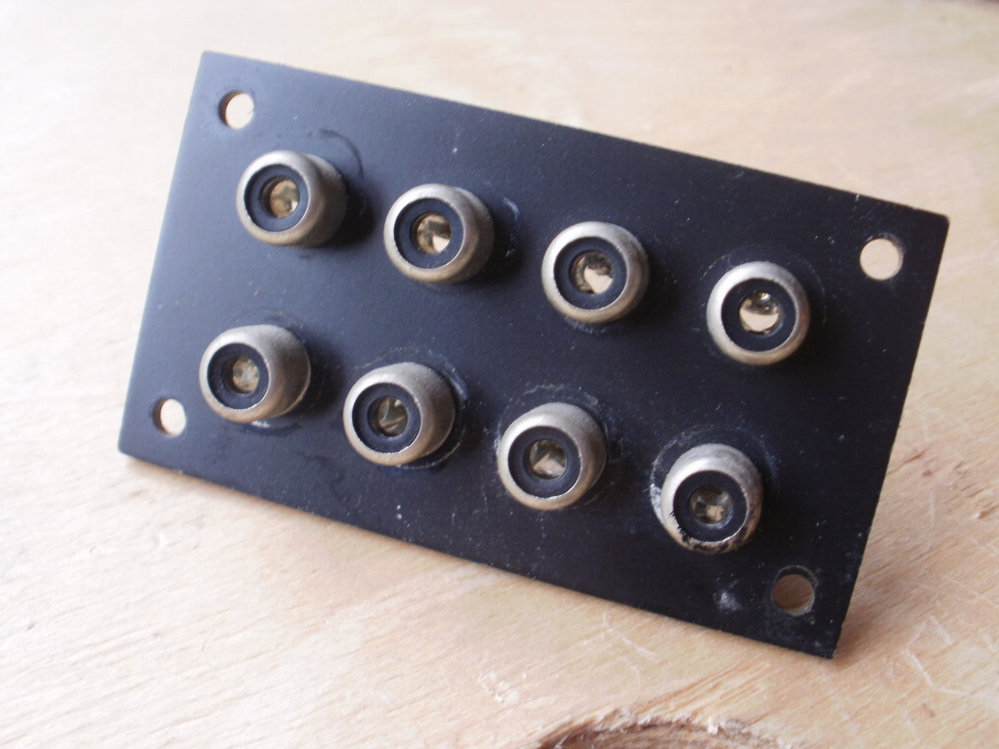 Tascam 133 8 phono socket connector